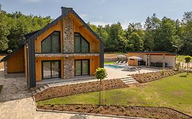 Villa Korina - Mountains, Tranquility, And Comfort